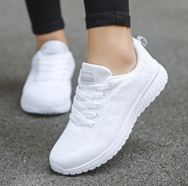 Women's lightweight mesh sneakers